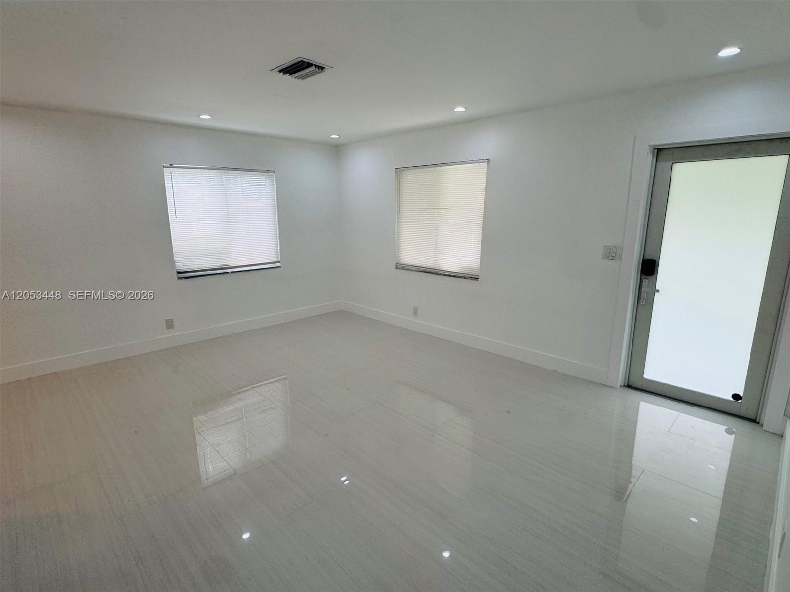 Ver detalles / 2502 sq. ft. $ 2026-07-14 0 foto