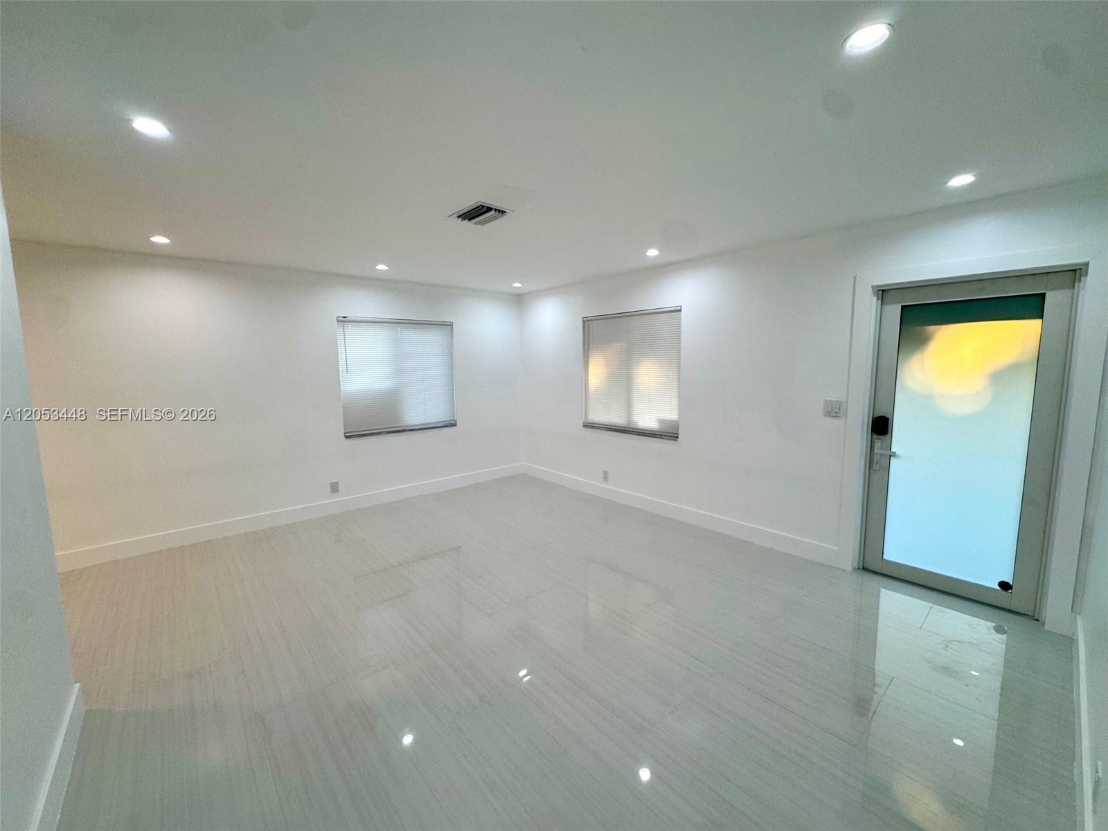 Ver detalles / 2502 sq. ft. $ 2026-07-14 0 foto