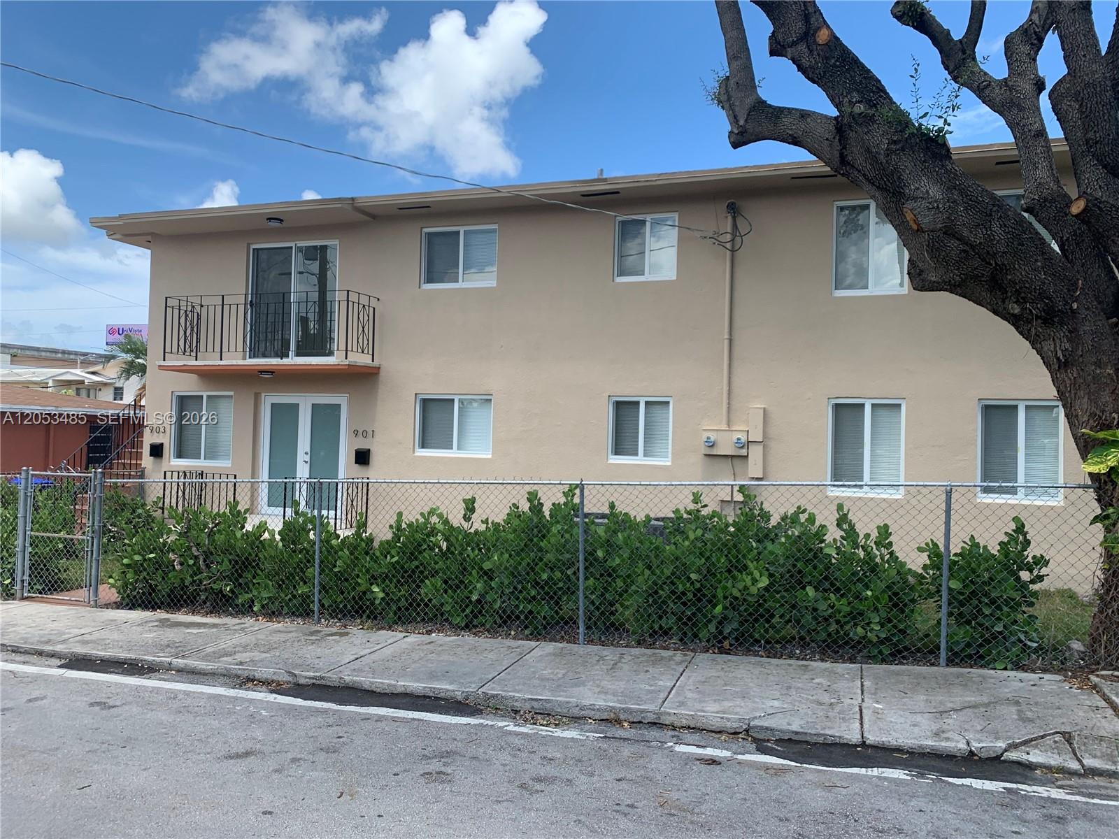 Ver detalles / 2500 sq. ft. $ 2026-07-14 0 foto