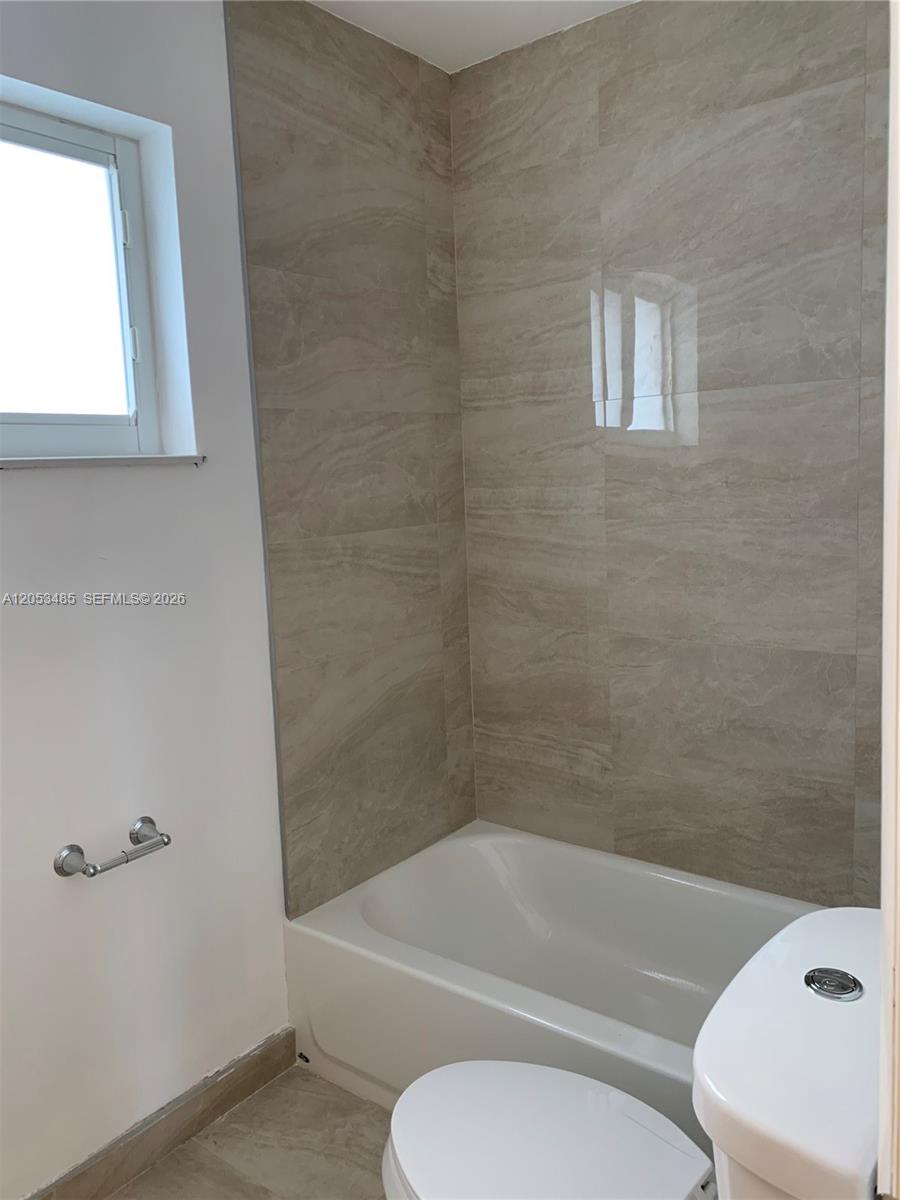 Ver detalles / 2500 sq. ft. $ 2026-07-14 0 foto