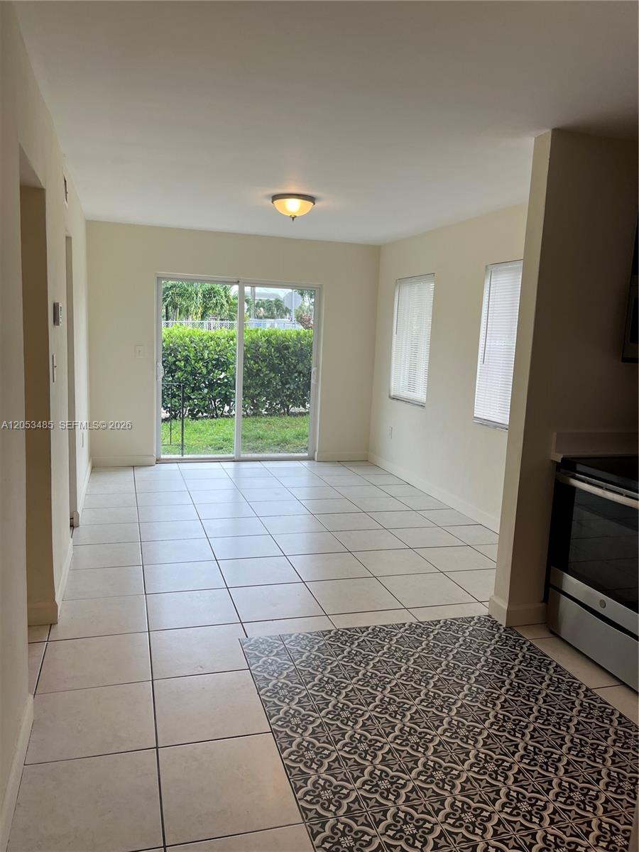 Ver detalles / 2500 sq. ft. $ 2026-07-14 0 foto