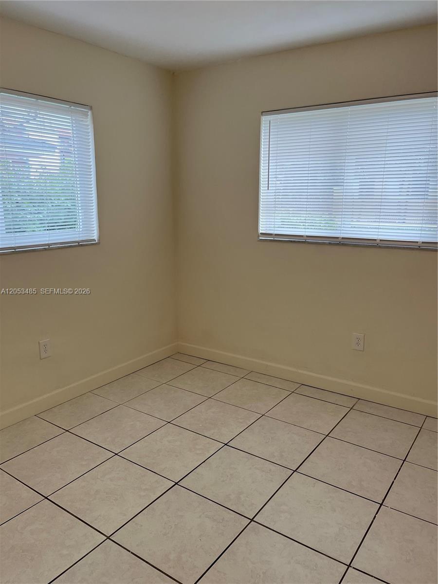 Ver detalles / 2500 sq. ft. $ 2026-07-14 0 foto