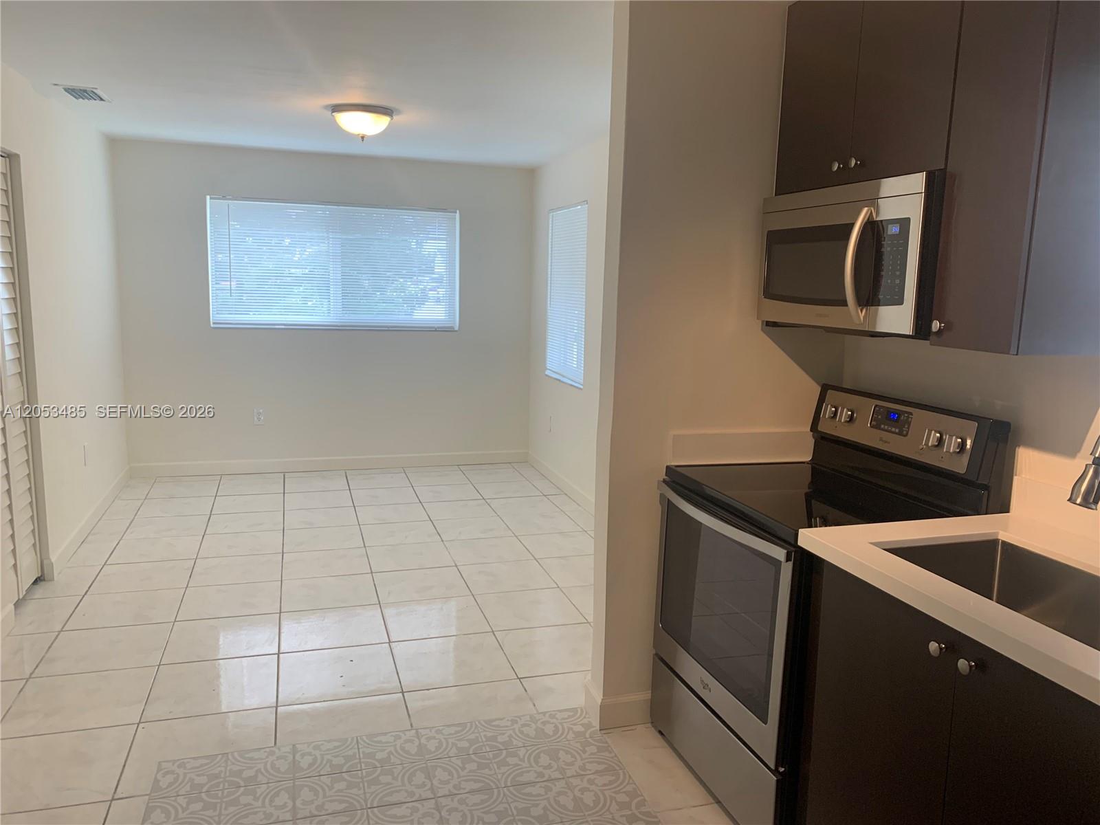 Ver detalles / 2500 sq. ft. $ 2026-07-14 0 foto