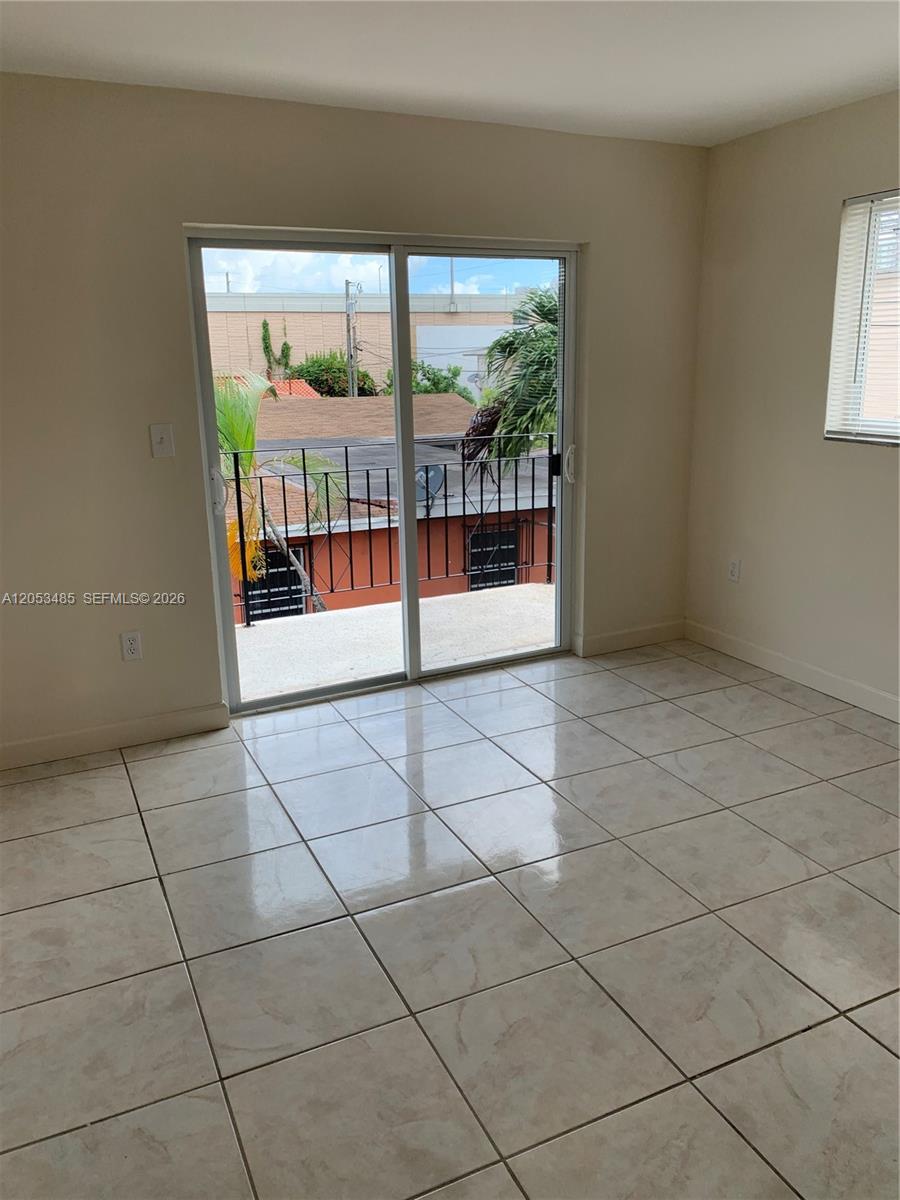 Ver detalles / 2500 sq. ft. $ 2026-07-14 0 foto