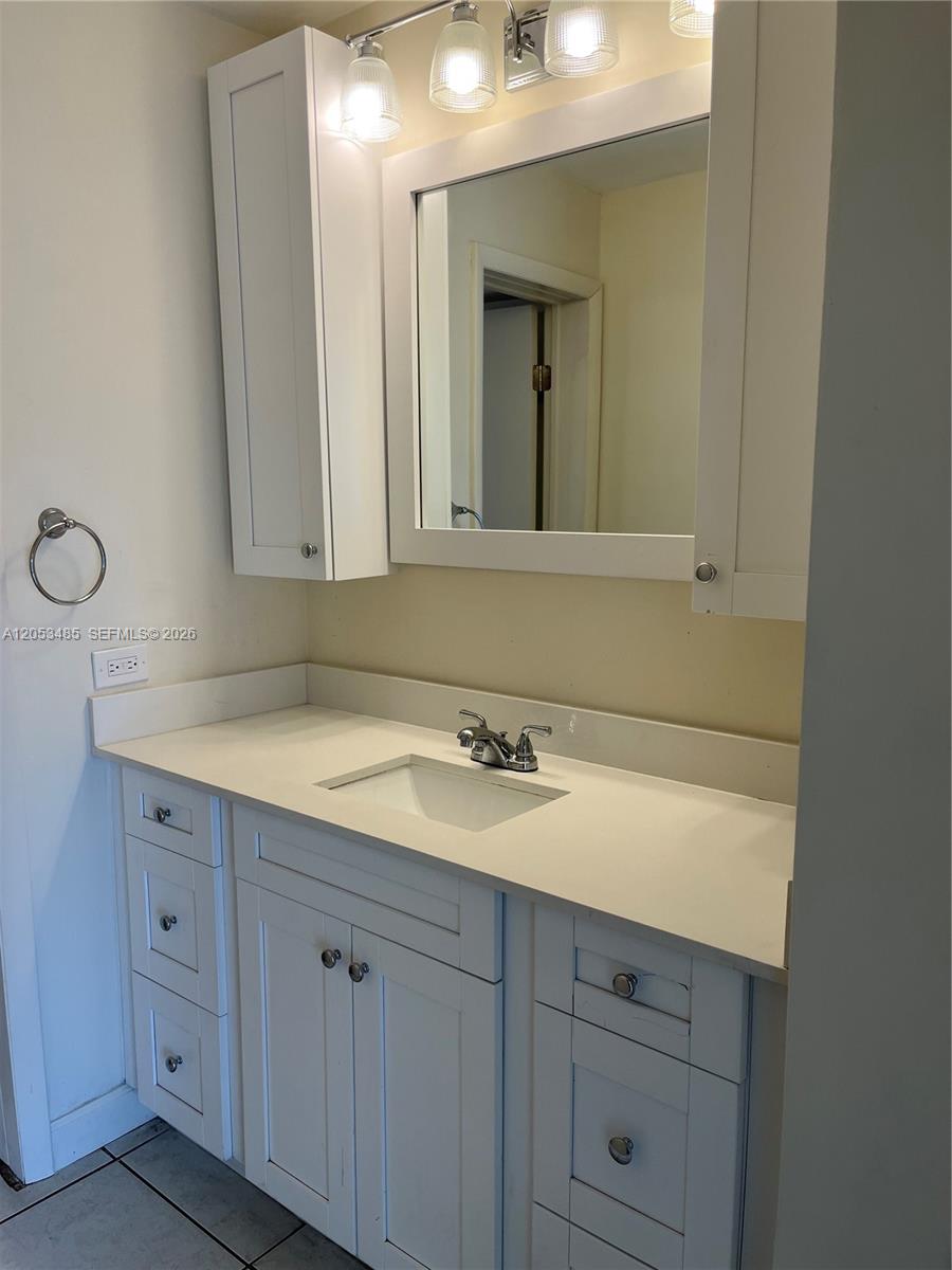 Ver detalles / 2500 sq. ft. $ 2026-07-14 0 foto