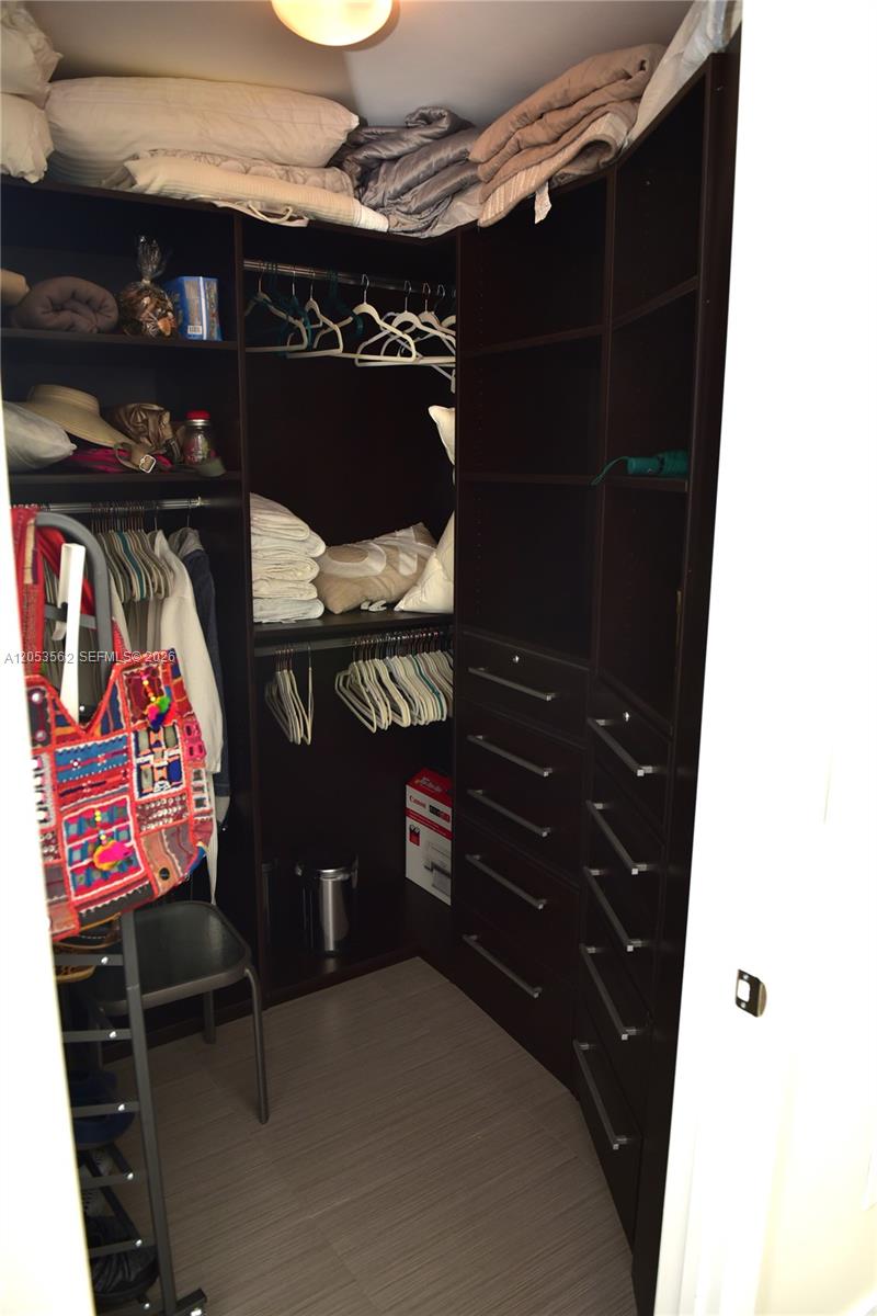 Ver detalles 2905 2 / 2 1463 sq. ft. $ 2026-07-14 0 foto