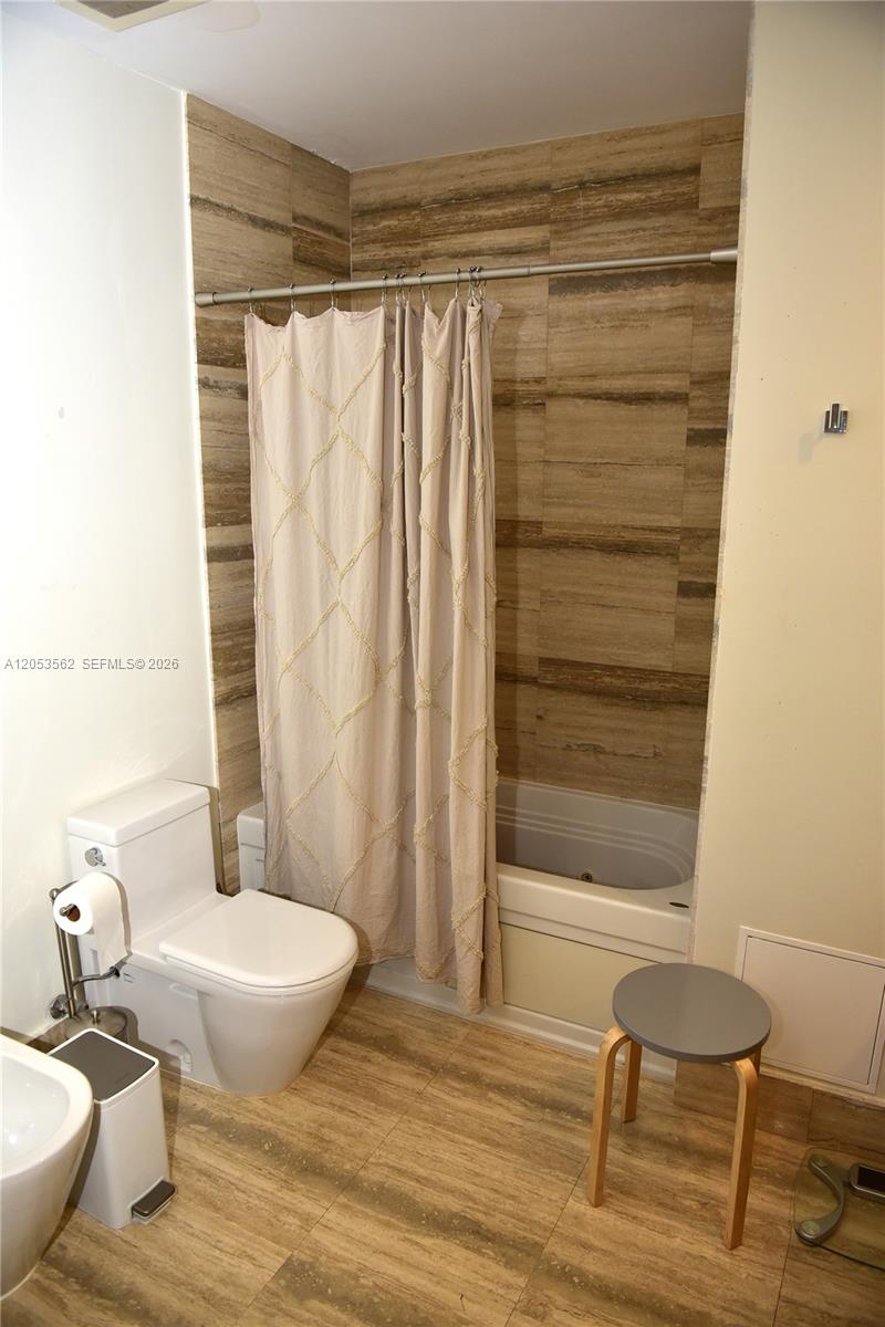 Ver detalles 2905 2 / 2 1463 sq. ft. $ 2026-07-14 0 foto