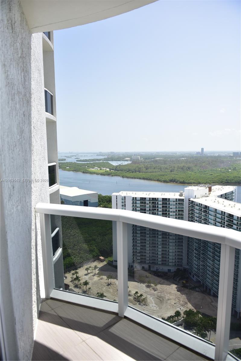 Ver detalles 2905 2 / 2 1463 sq. ft. $ 2026-07-14 0 foto