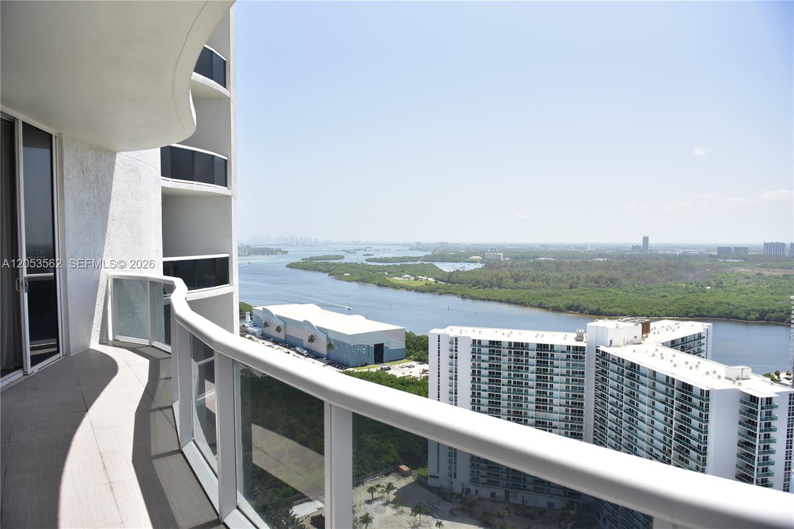 Ver detalles 2905 2 / 2 1463 sq. ft. $ 2026-07-14 0 foto