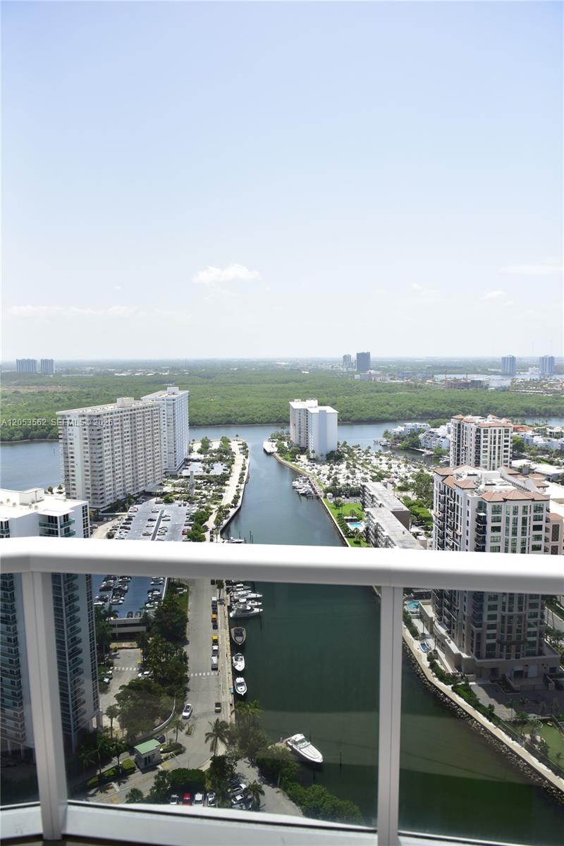 Ver detalles 2905 2 / 2 1463 sq. ft. $ 2026-07-14 0 foto