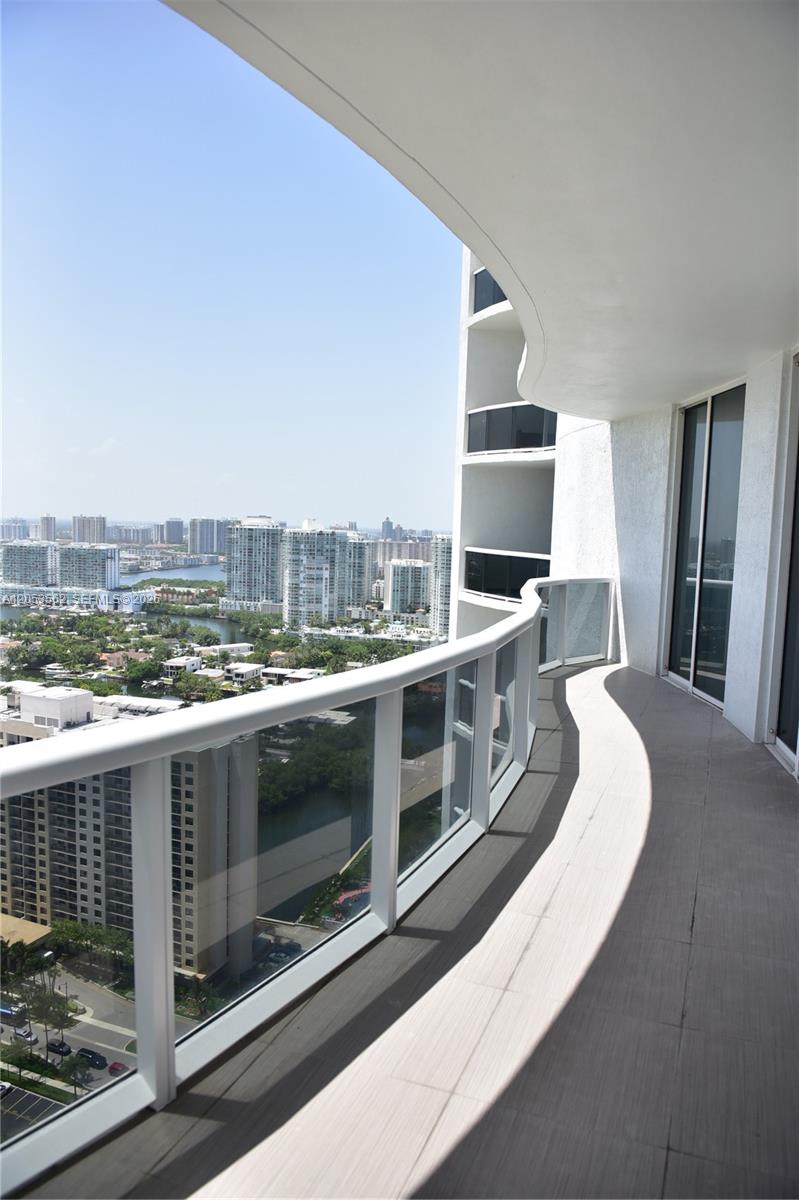 Ver detalles 2905 2 / 2 1463 sq. ft. $ 2026-07-14 0 foto