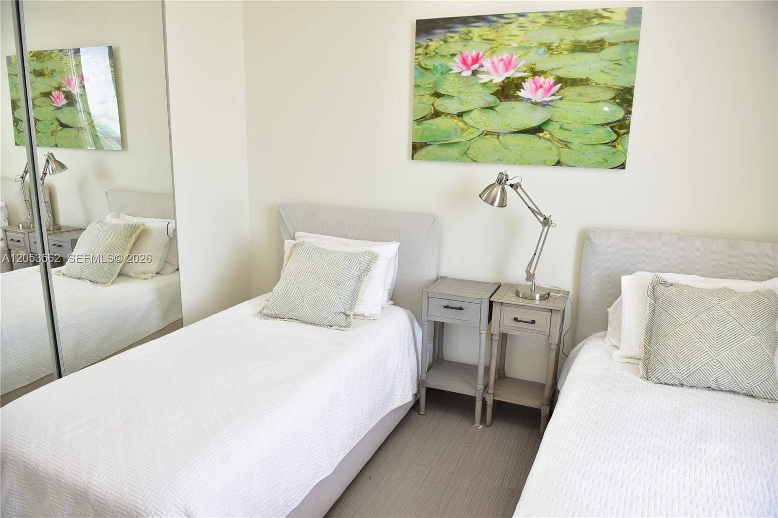 Ver detalles 2905 2 / 2 1463 sq. ft. $ 2026-07-14 0 foto