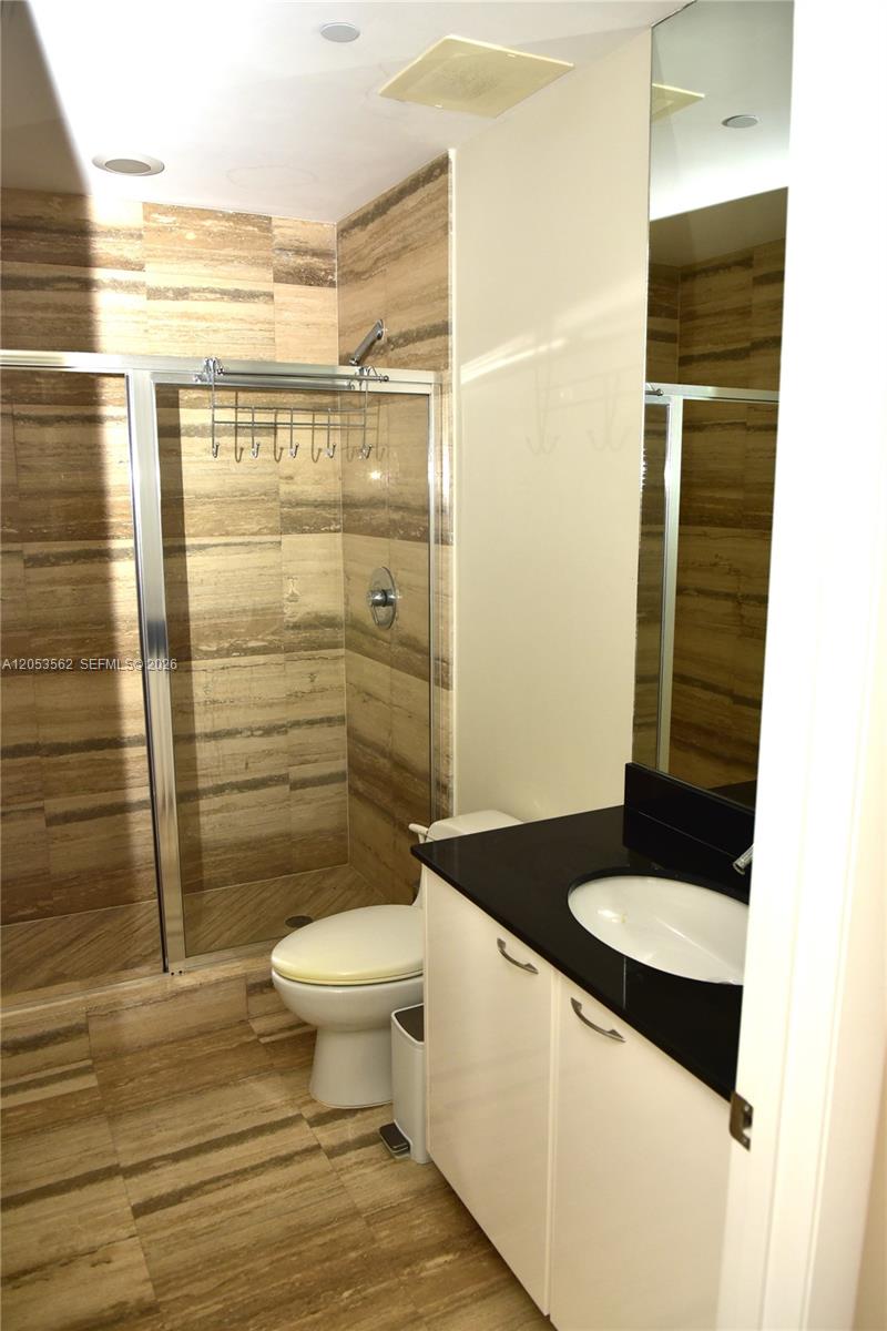 Ver detalles 2905 2 / 2 1463 sq. ft. $ 2026-07-14 0 foto