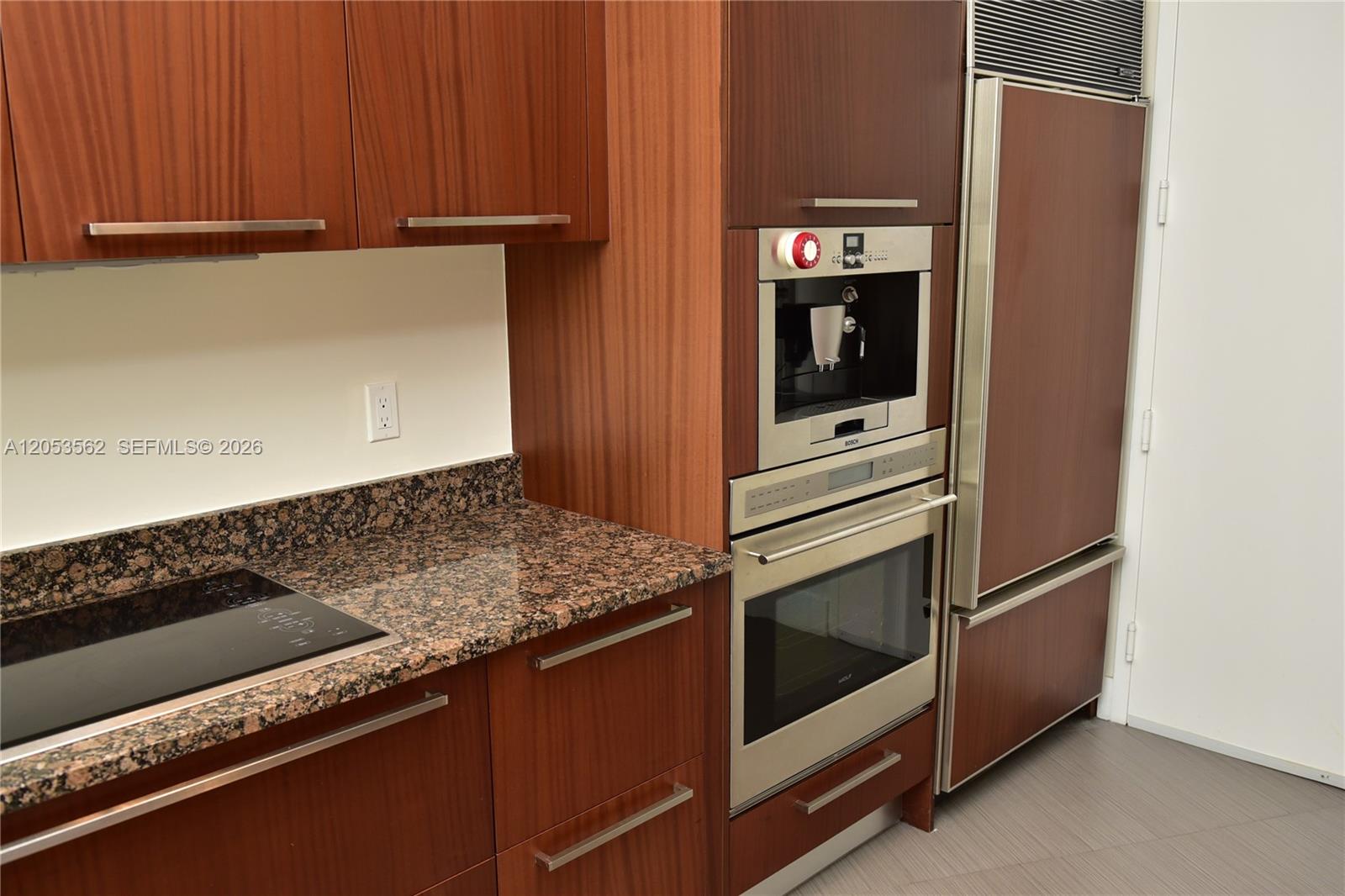 Ver detalles 2905 2 / 2 1463 sq. ft. $ 2026-07-14 0 foto