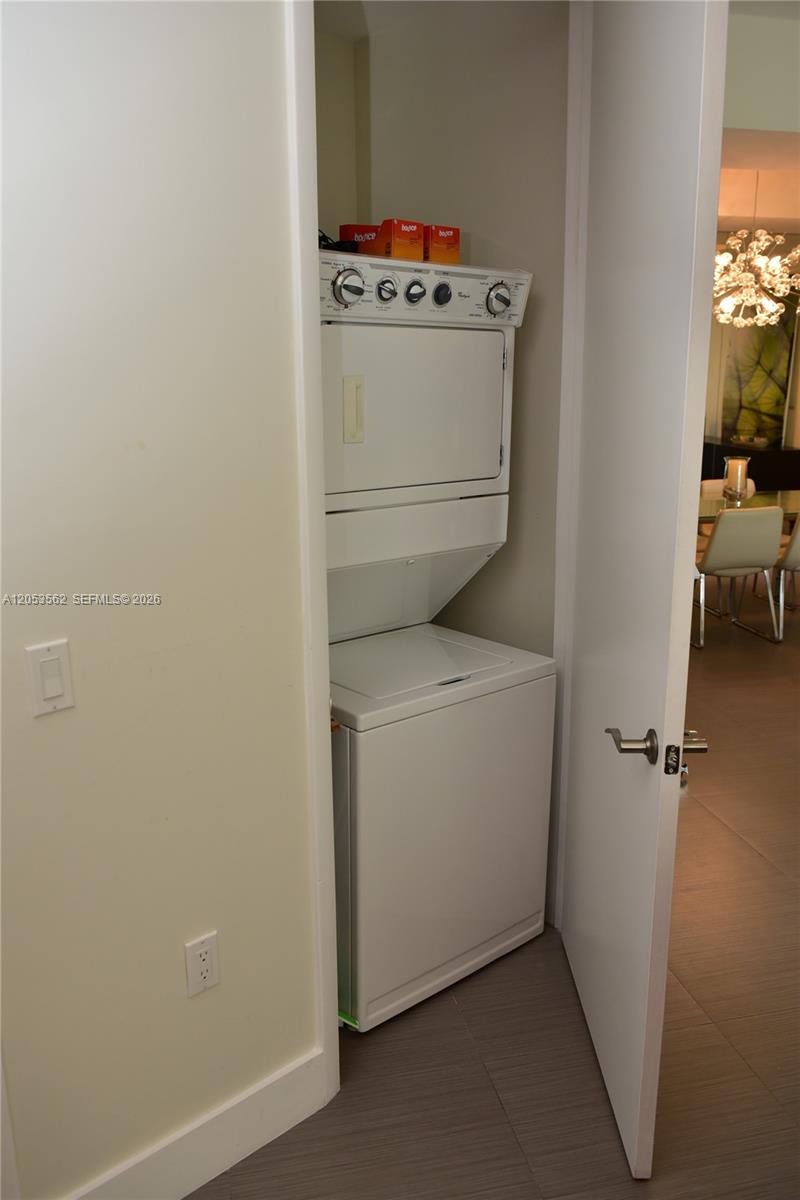 Ver detalles 2905 2 / 2 1463 sq. ft. $ 2026-07-14 0 foto