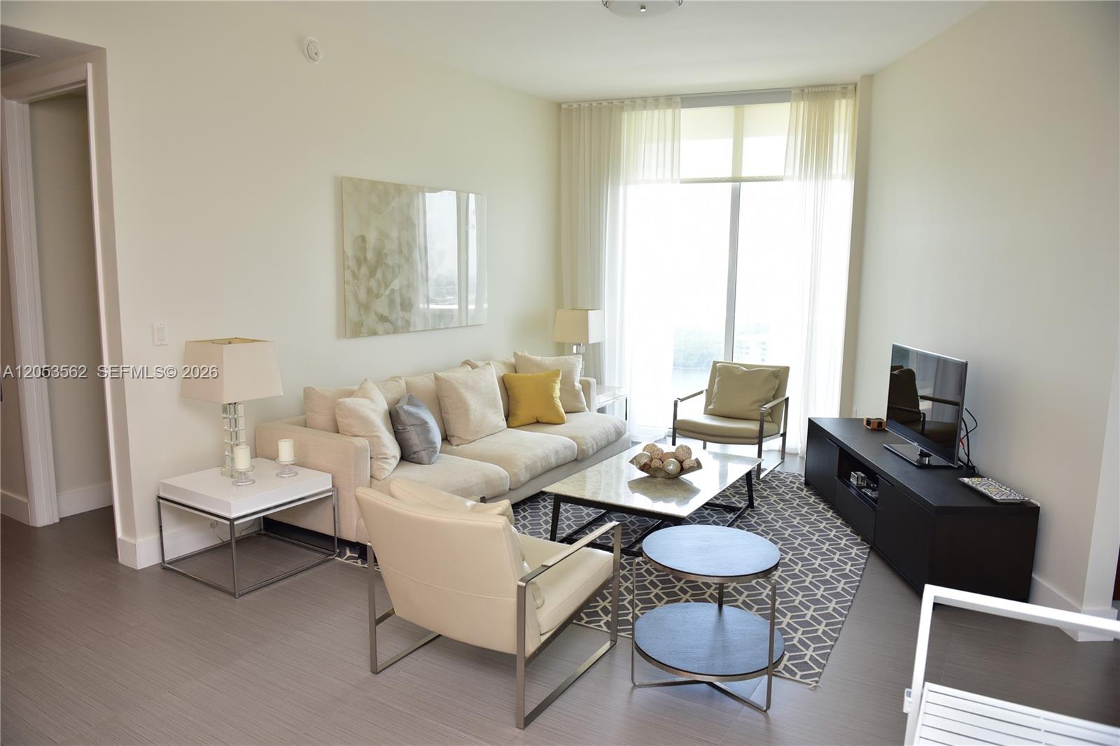 Ver detalles 2905 2 / 2 1463 sq. ft. $ 2026-07-14 0 foto