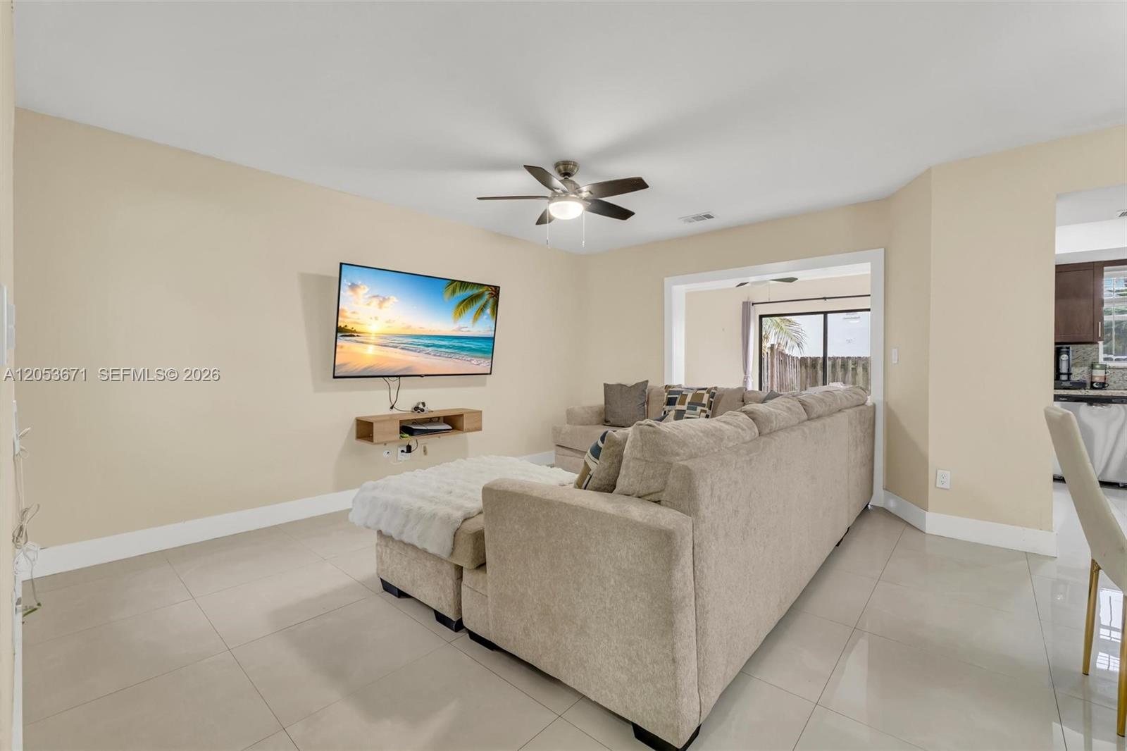 See details 8140 3 / 3 1293 sq. ft. $ 2026-07-14 0 Photo