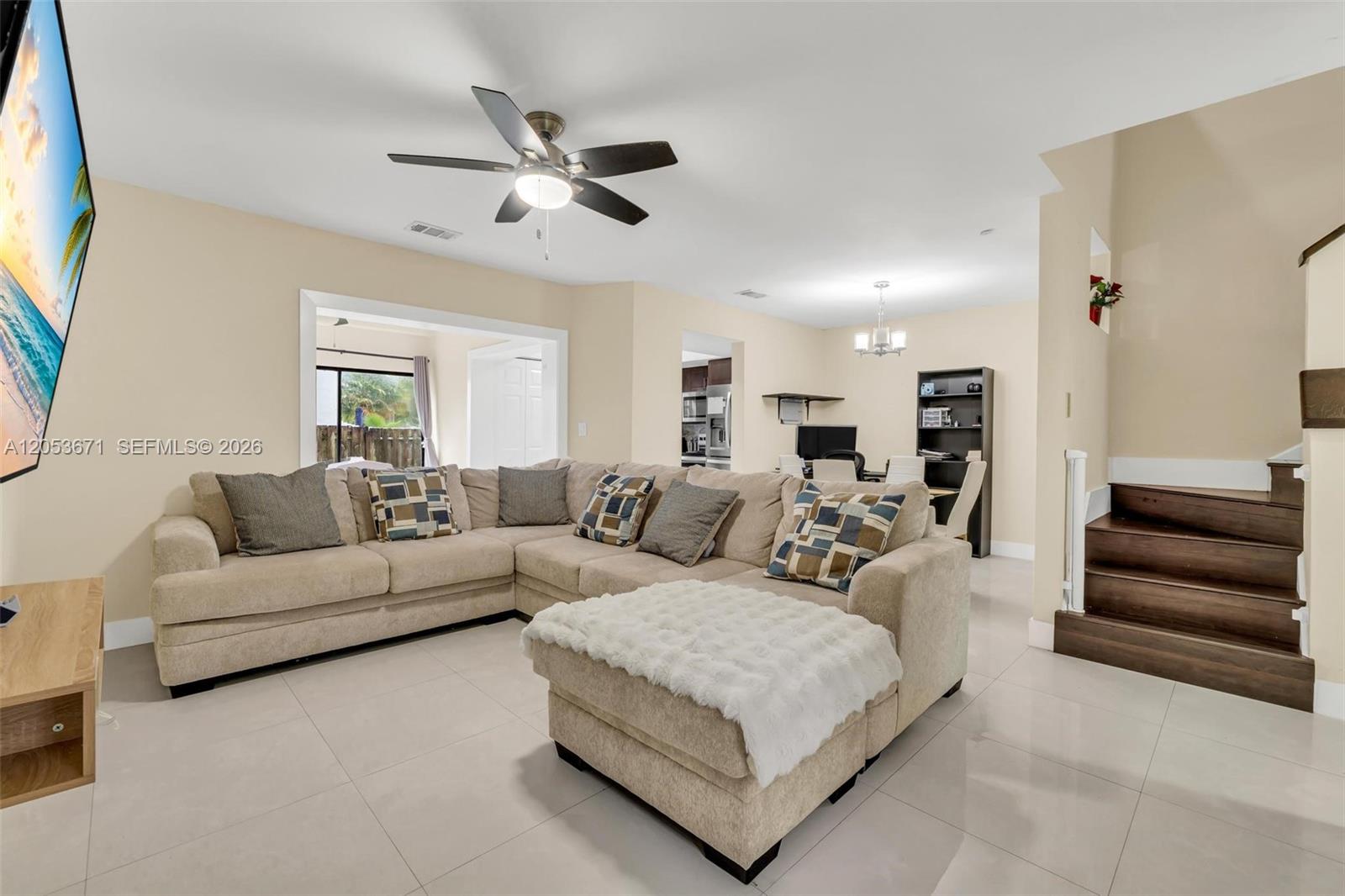 See details 8140 3 / 3 1293 sq. ft. $ 2026-07-14 0 Photo