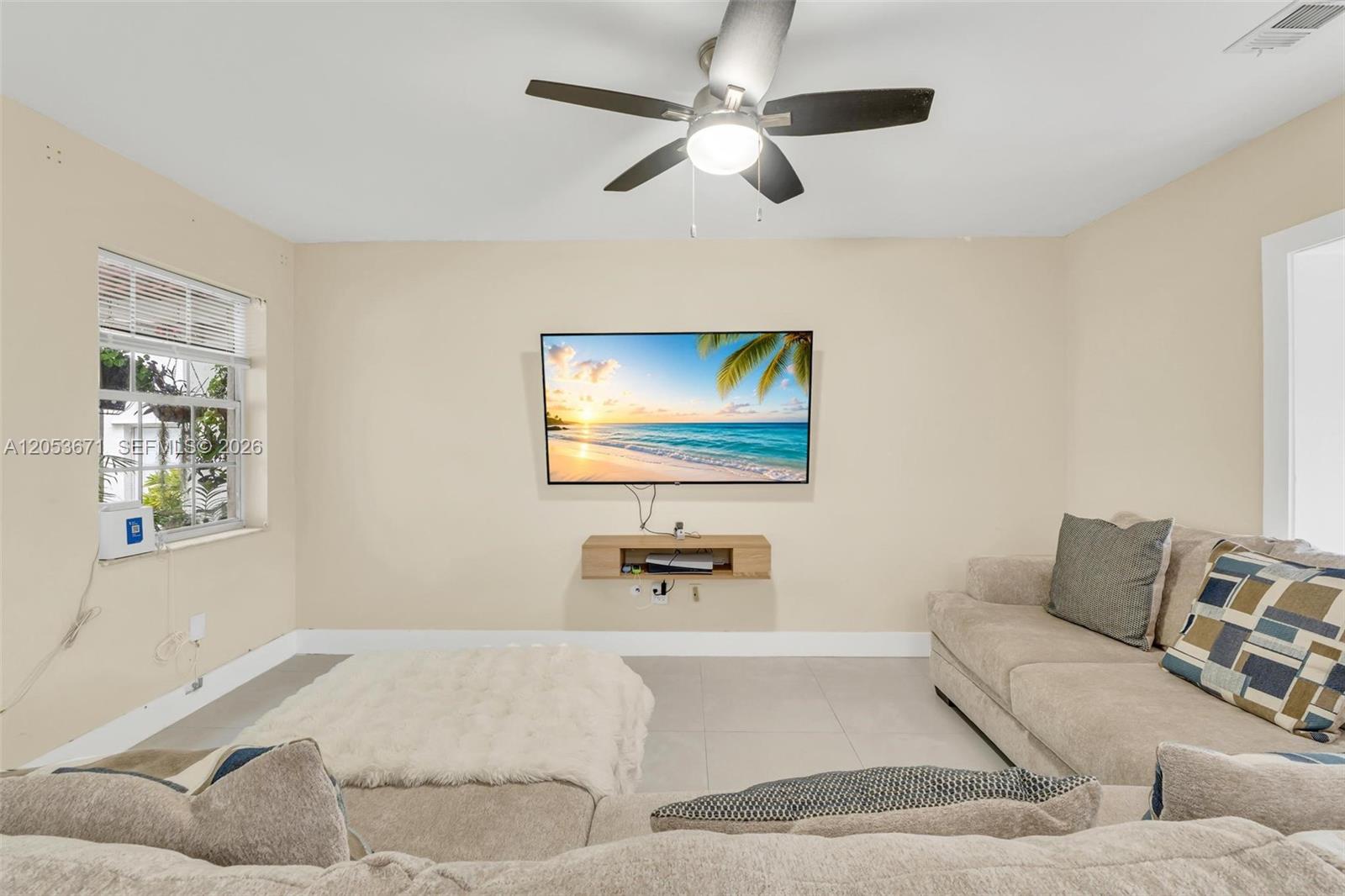 See details 8140 3 / 3 1293 sq. ft. $ 2026-07-14 0 Photo