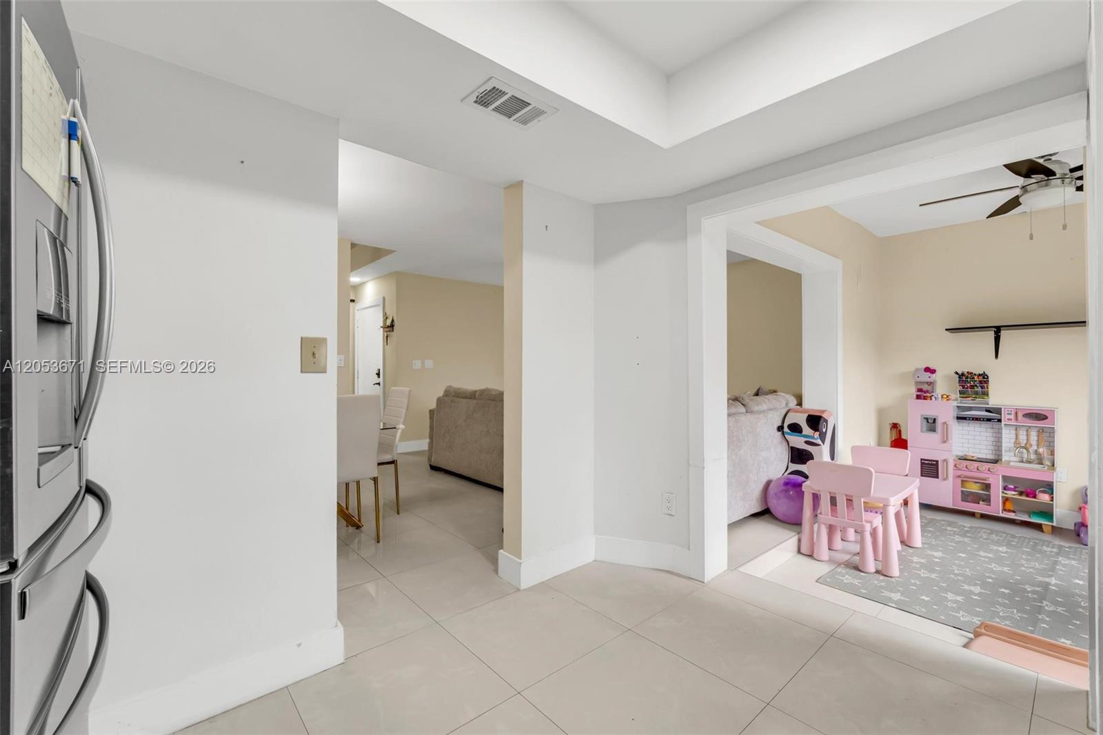 See details 8140 3 / 3 1293 sq. ft. $ 2026-07-14 0 Photo