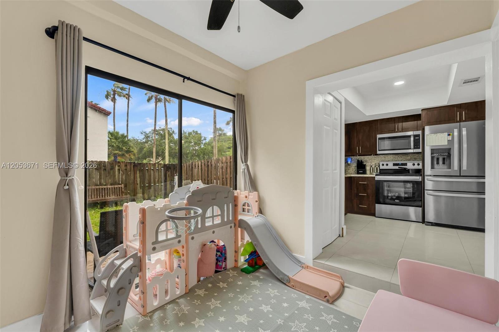See details 8140 3 / 3 1293 sq. ft. $ 2026-07-14 0 Photo