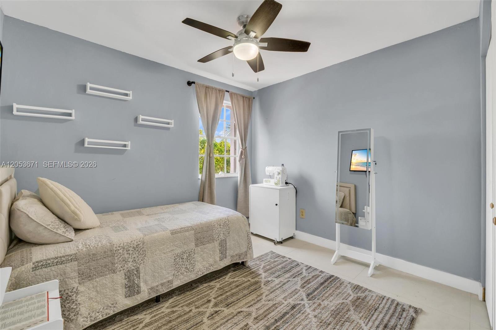 See details 8140 3 / 3 1293 sq. ft. $ 2026-07-14 0 Photo