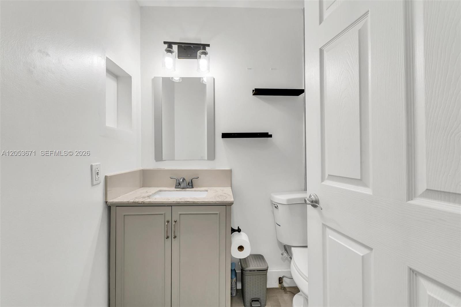 See details 8140 3 / 3 1293 sq. ft. $ 2026-07-14 0 Photo