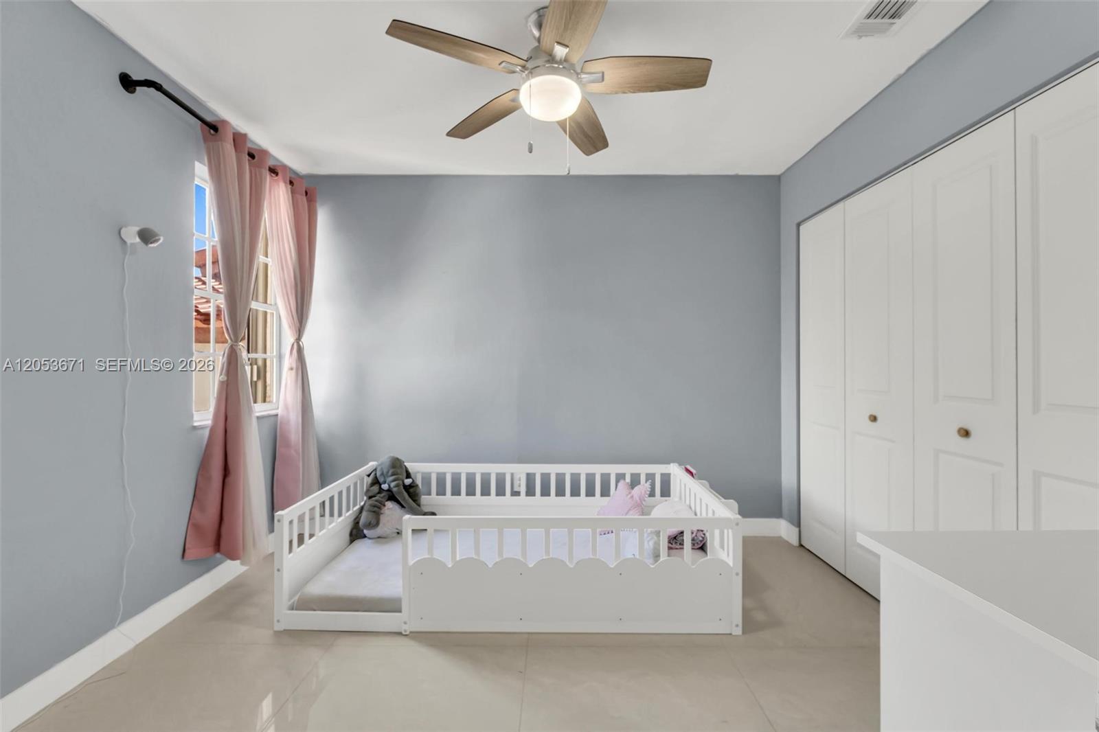 See details 8140 3 / 3 1293 sq. ft. $ 2026-07-14 0 Photo