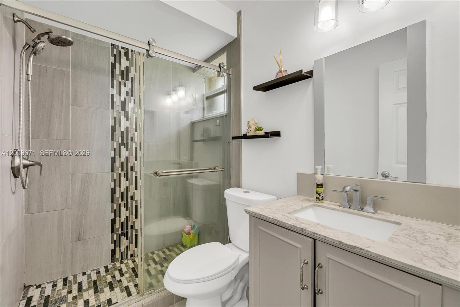 See details 8140 3 / 3 1293 sq. ft. $ 2026-07-14 0 Photo
