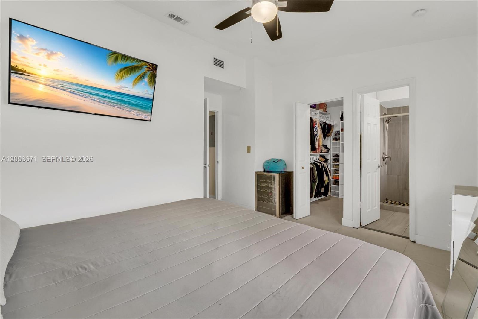See details 8140 3 / 3 1293 sq. ft. $ 2026-07-14 0 Photo