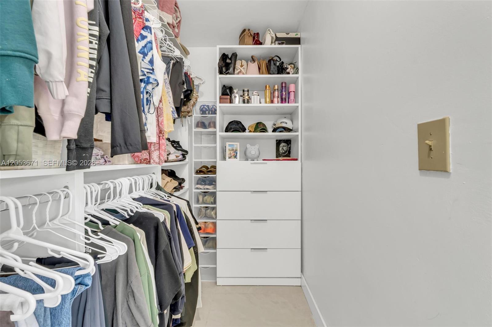 See details 8140 3 / 3 1293 sq. ft. $ 2026-07-14 0 Photo