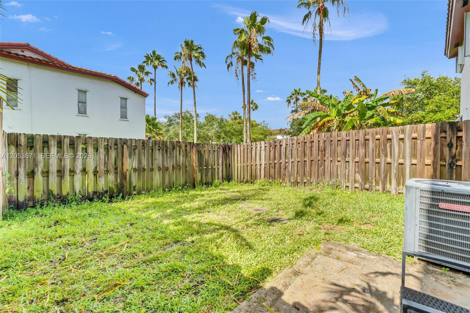 See details 8140 3 / 3 1293 sq. ft. $ 2026-07-14 0 Photo