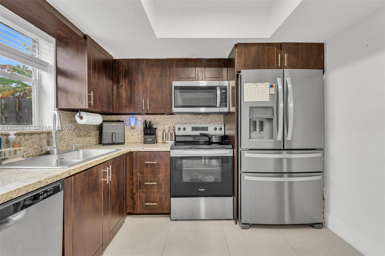See details 8140 3 / 3 1293 sq. ft. $ 2026-07-14 0 Photo