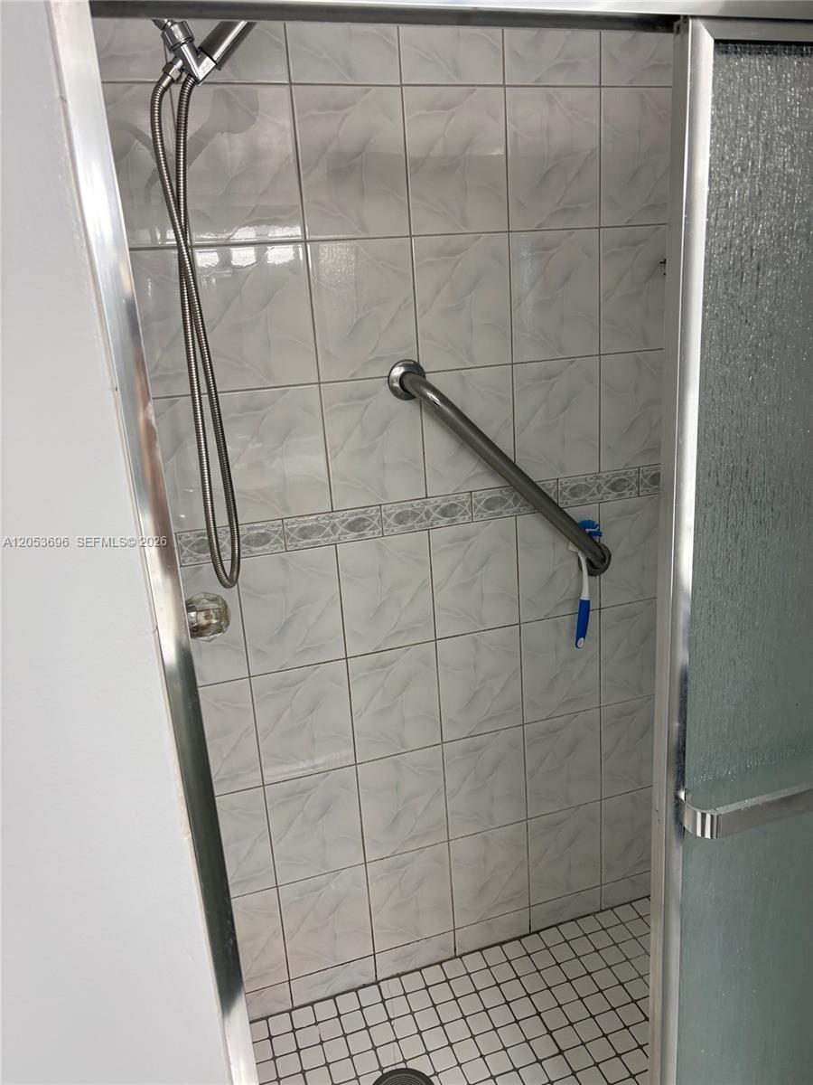 Photo of 427 Golden Isles Dr  #10D, Hallandale Beach, Florida, 33009 - 