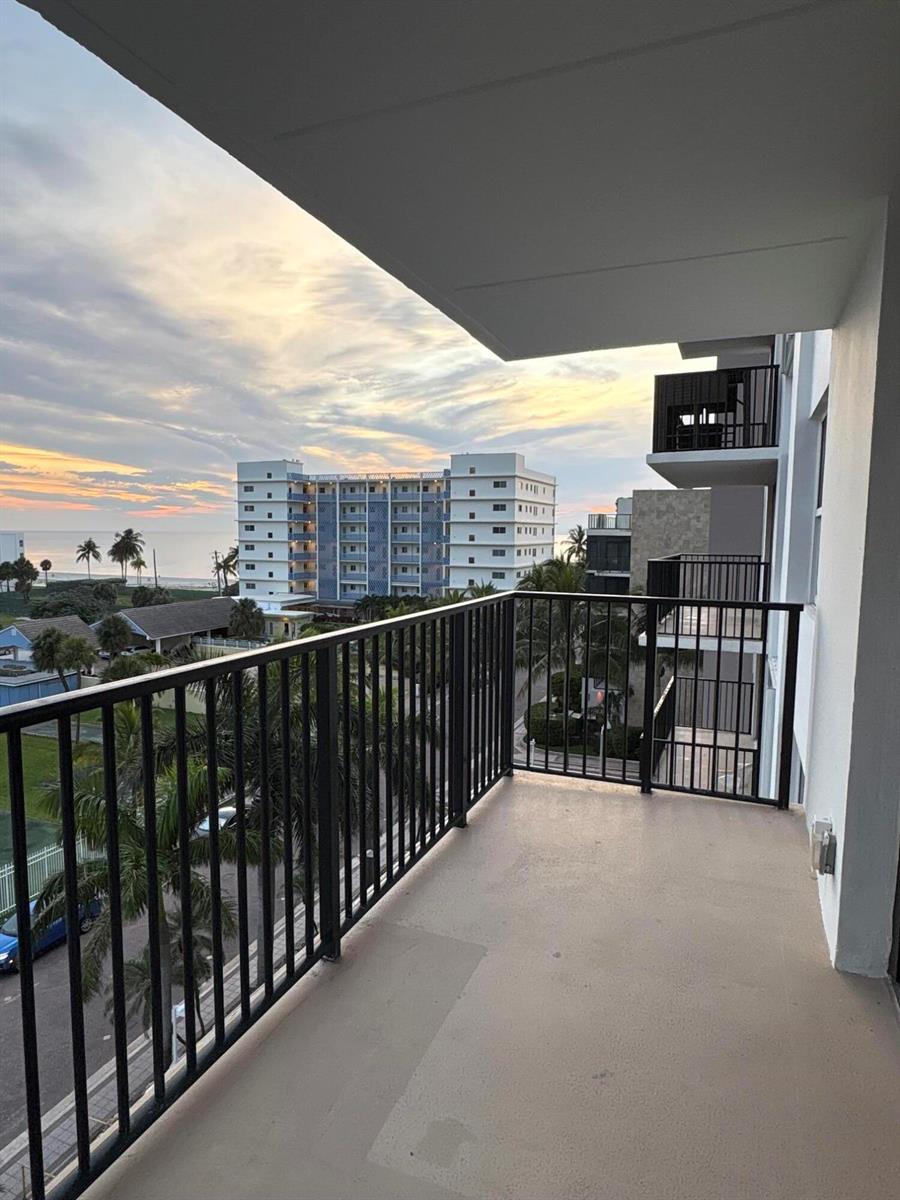 Photo of 2101 Ocean #505, Hollywood, Florida, 33019 - 80718786888__2833900E-3FA0-41DC-A11F-1D1