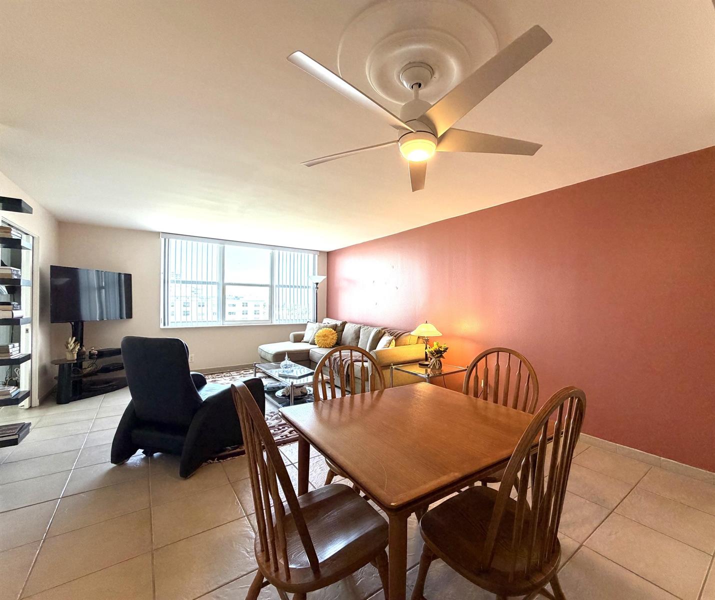 Photo of 2101 Ocean #505, Hollywood, Florida, 33019 - Dining Area