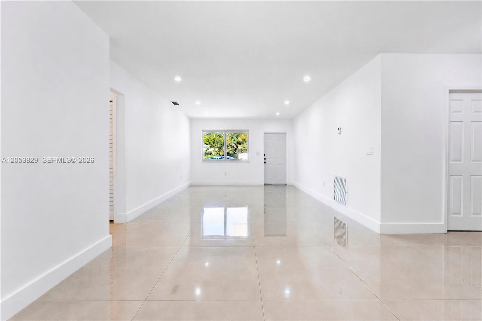   /  1345 sq. ft. $ 2026-07-15 0 foto