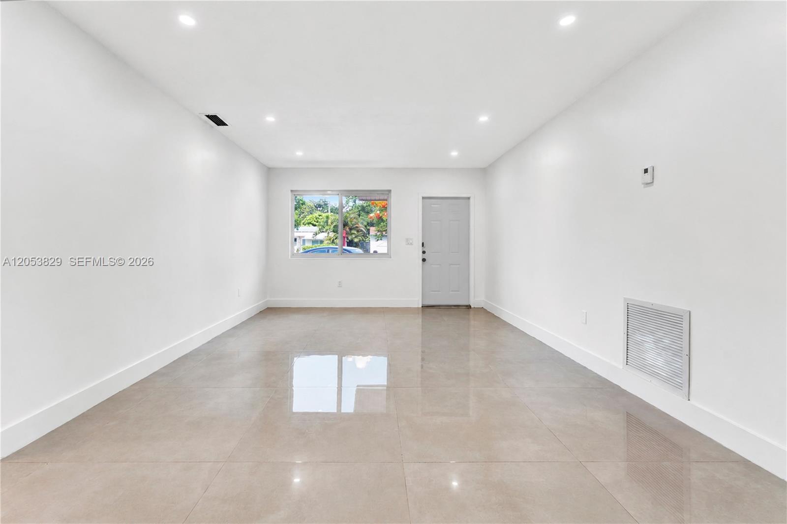   /  1345 sq. ft. $ 2026-07-15 0 foto
