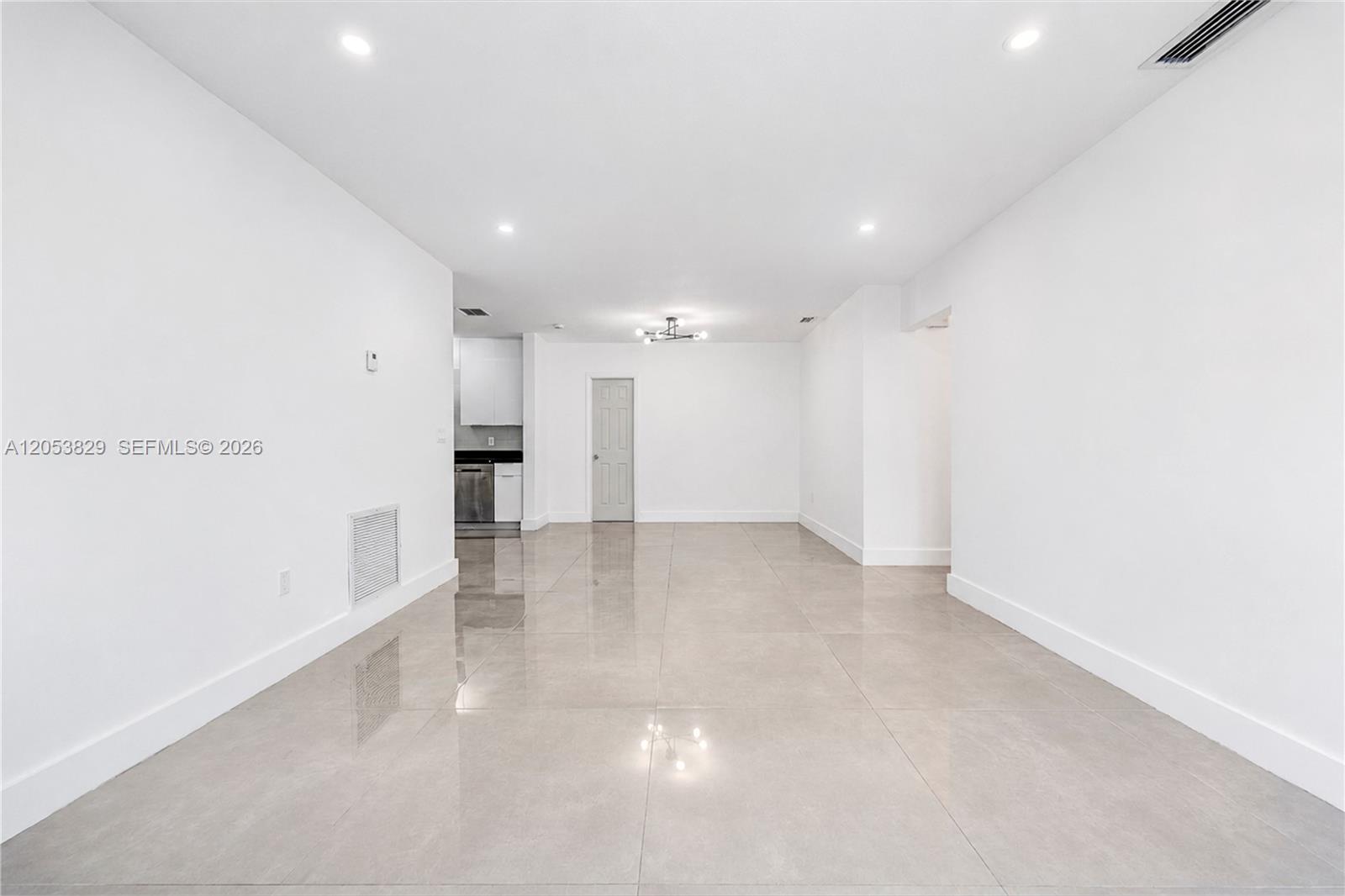   /  1345 sq. ft. $ 2026-07-15 0 foto