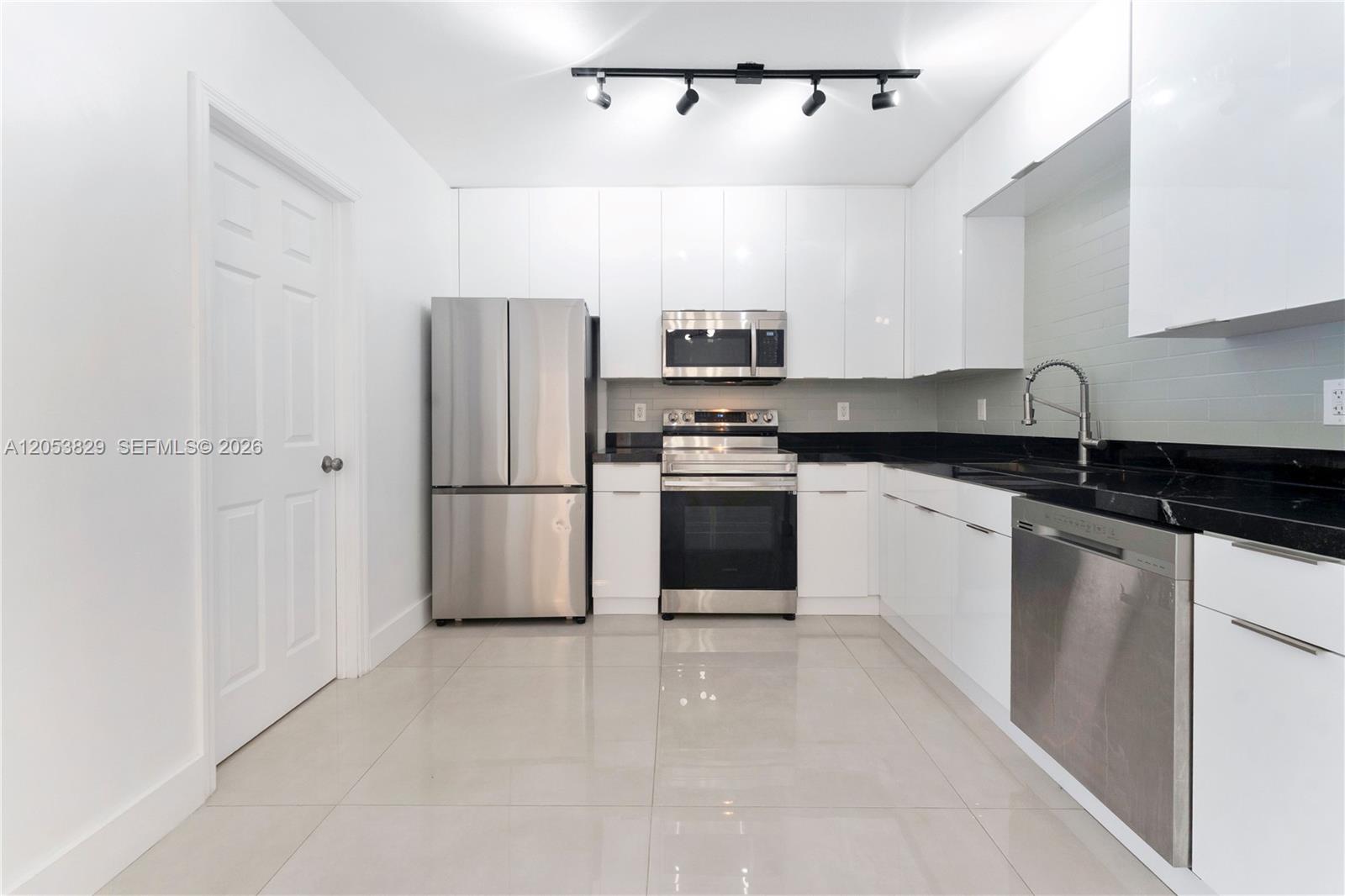   /  1345 sq. ft. $ 2026-07-15 0 foto