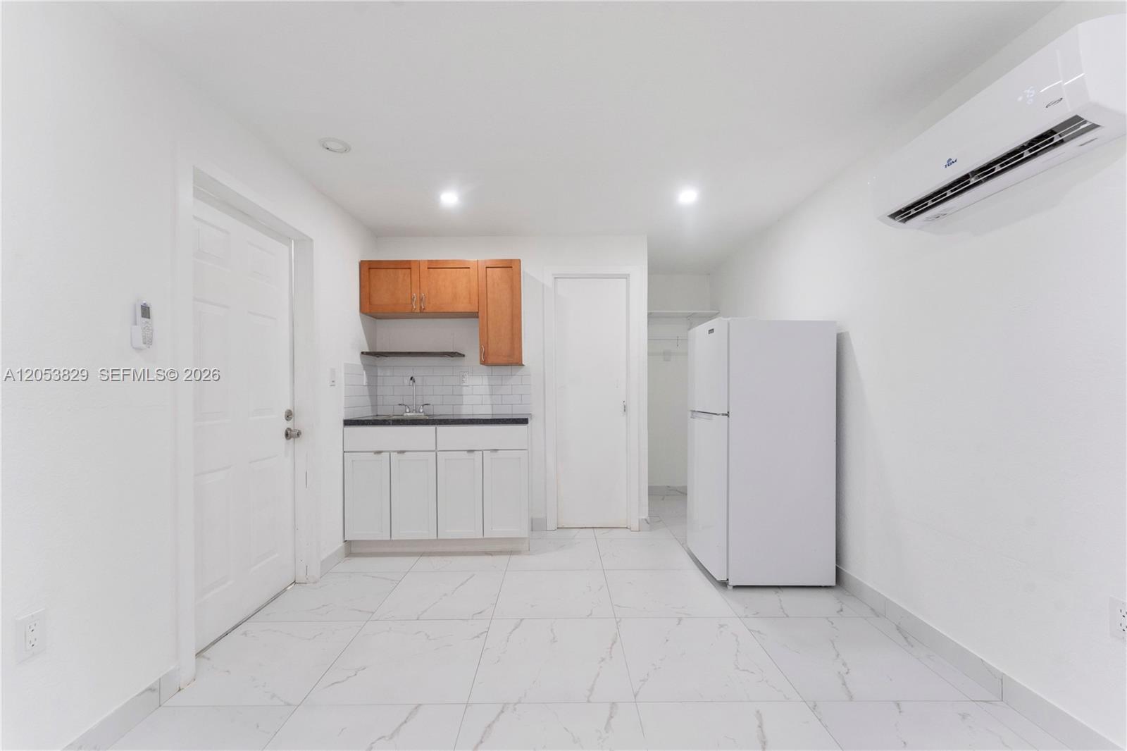   /  1345 sq. ft. $ 2026-07-15 0 foto