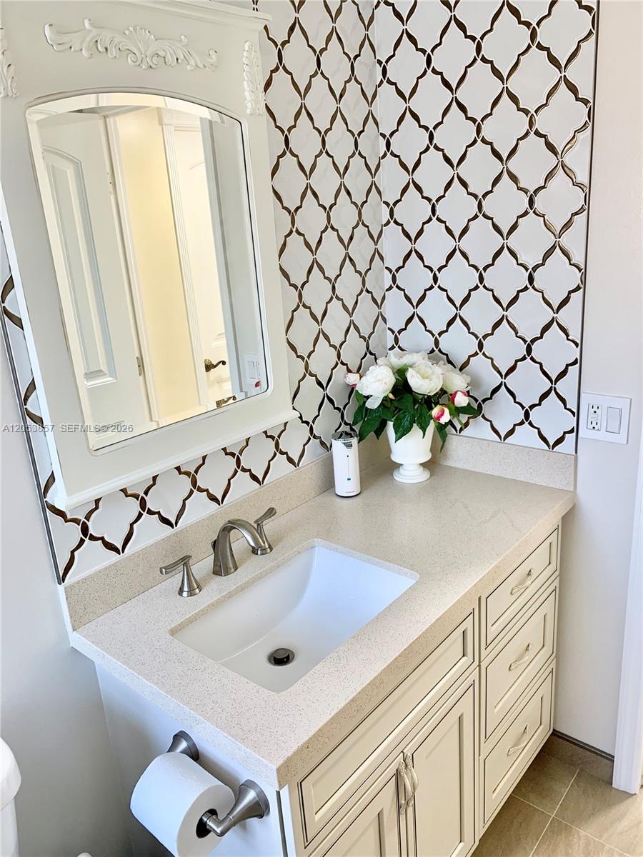 Photo of 619 14th Ave  #301, Hallandale Beach, Florida, 33009 - 