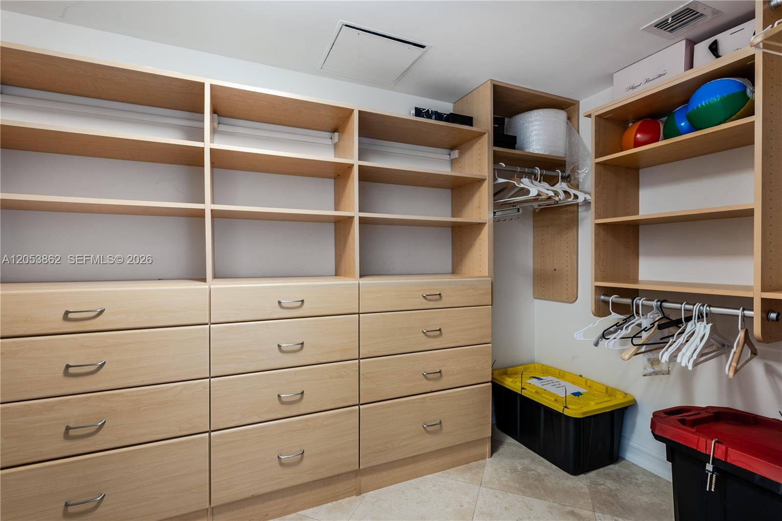 3511 3 / 2 1554 sq. ft. $ 2026-07-15 0 foto