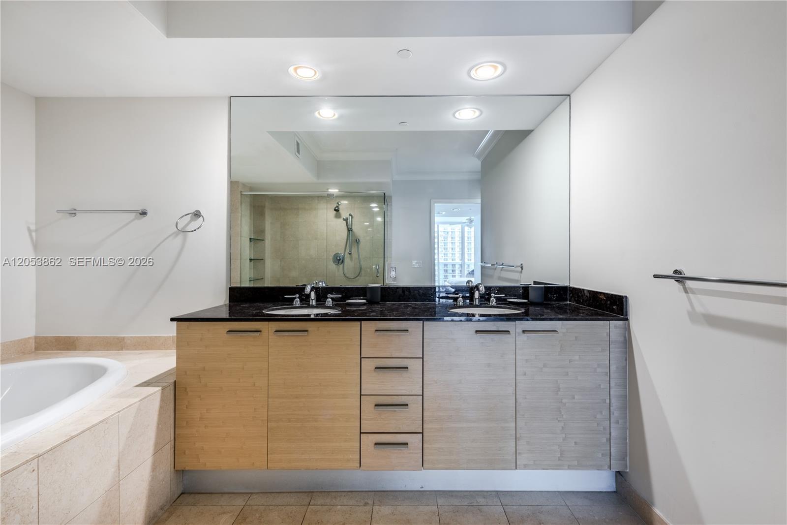 3511 3 / 2 1554 sq. ft. $ 2026-07-15 0 foto
