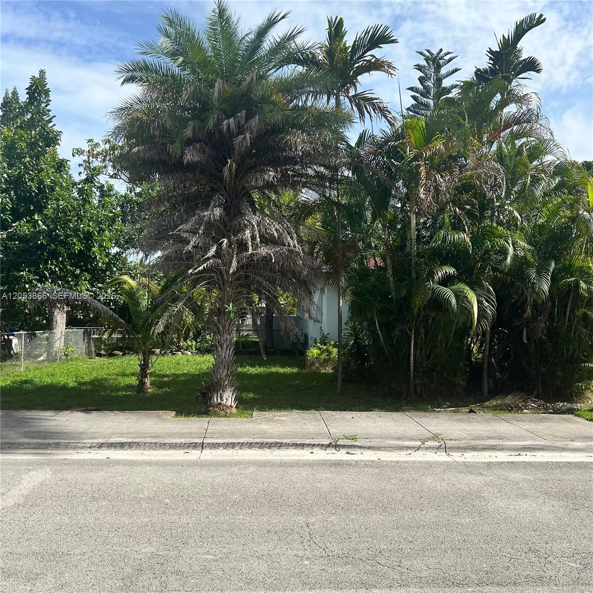 See details 1760 3 / 2 1596 sq. ft. $ 2026-08-31 0 Photo
