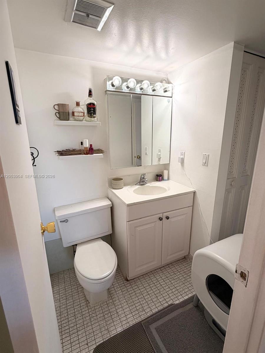 Photo of 3475 Country Club Dr  #603, Aventura, Florida, 33180 - 