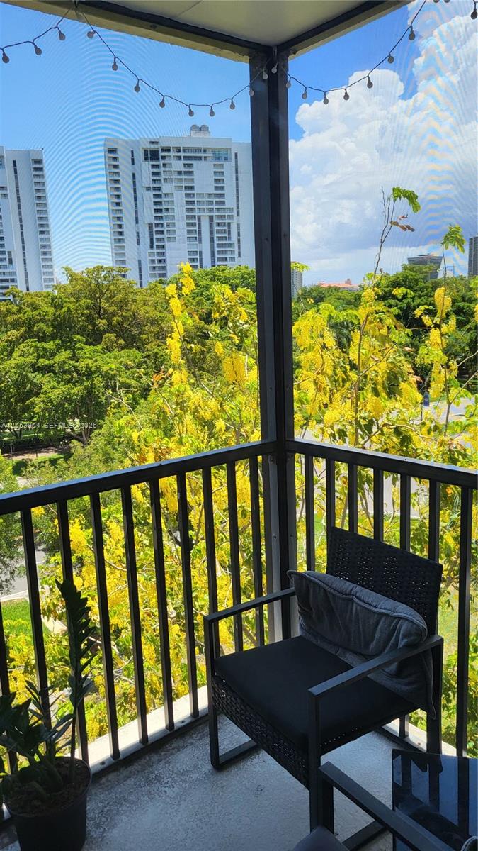 Photo of 3475 Country Club Dr  #603, Aventura, Florida, 33180 - 