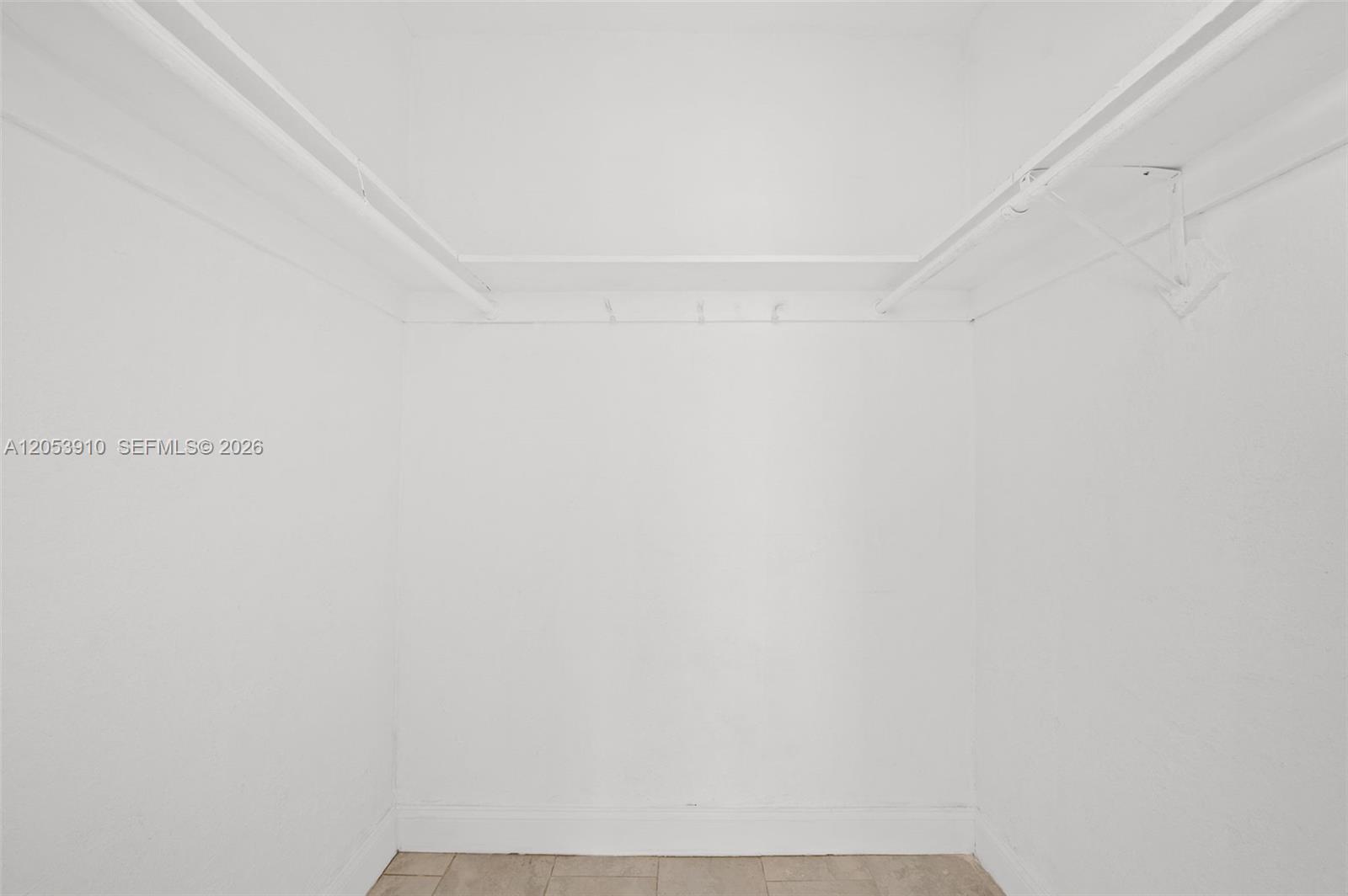   /  1820 sq. ft. $ 2026-07-15 0 foto