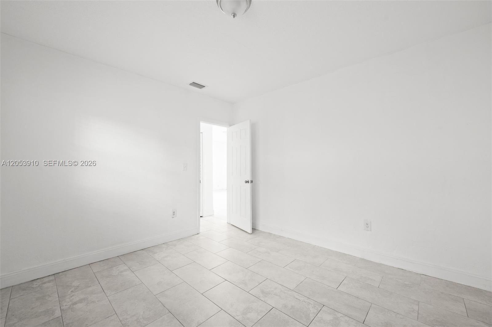   /  1820 sq. ft. $ 2026-07-15 0 foto