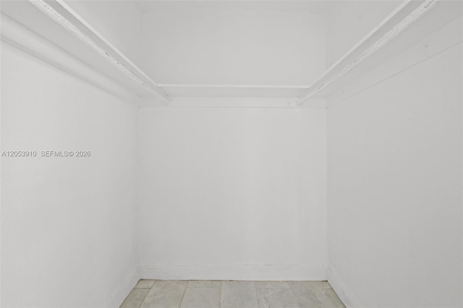   /  1820 sq. ft. $ 2026-07-15 0 foto